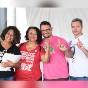 Foto dos Diretores(as) do SINPRO - DF, durante a gestão de 2019 a 2022. Da esquerda para a direita, Fátima de Almeida, Eliceuda França (ambas Secretaria de Cultura), Rodrigo Teixeira (suplente) e Anderson Correa (políticas educacionais).